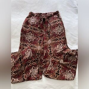 Bohemian Wide Leg Pant. Red Pattern. Size small.